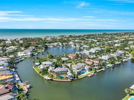 Aqualane Shores