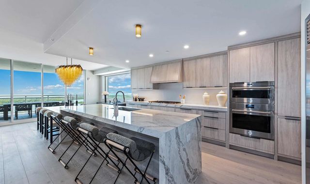 Kalea-Bay-13935-old-coast-rd-1505-naples-fl-34110-kitchen-3-1