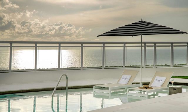 Kalea-Bay-Pool-beds-1