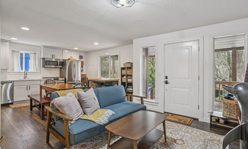 A Walkthrough of 4025 NW Pomona St in &hellip;