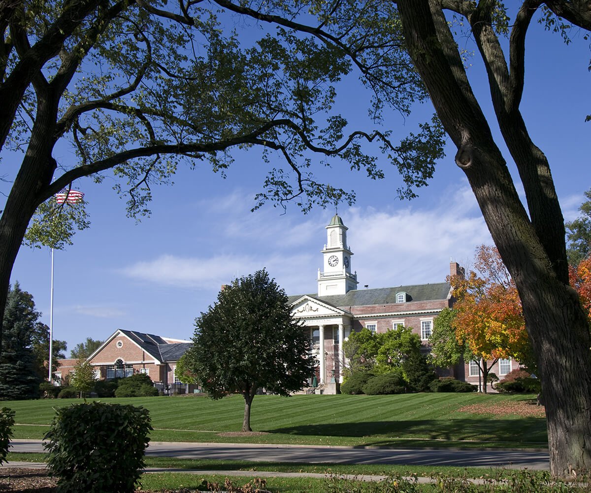 Village-Hall-in-Hinsdale-Illinois