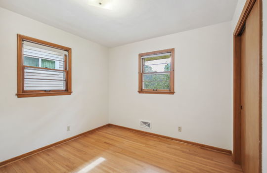 23-web-or-mls-310-18th-Ave-S-023