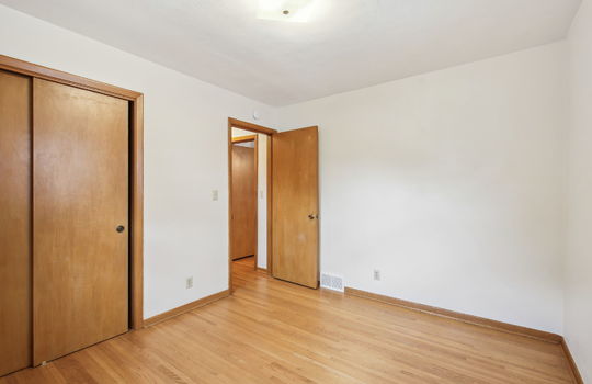 24-web-or-mls-310-18th-Ave-S-024