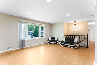 11-web-or-mls-8400-Northern-Dr-11