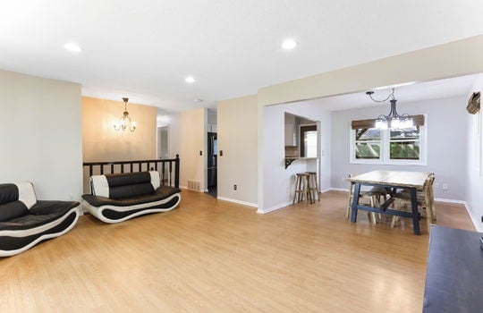 12-web-or-mls-8400-Northern-Dr-12