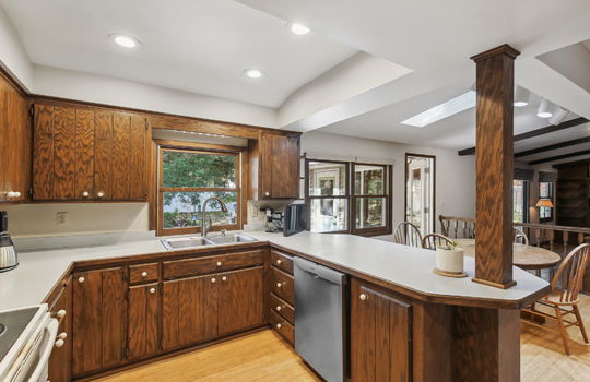 15-web-or-mls-9324-Russell-Ave-MSP-015