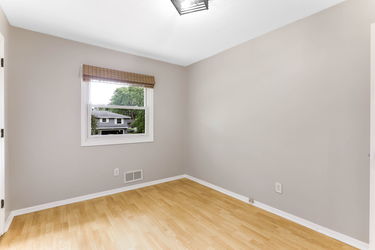 21-web-or-mls-8400-Northern-Dr-21