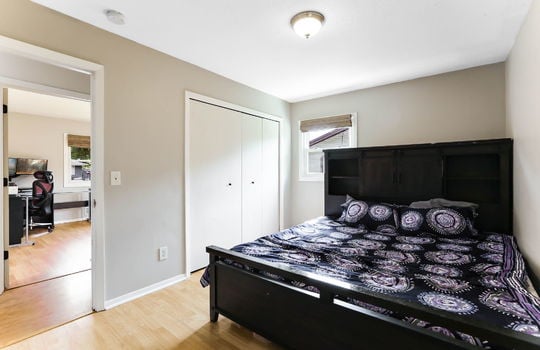 24-web-or-mls-8400-Northern-Dr-24