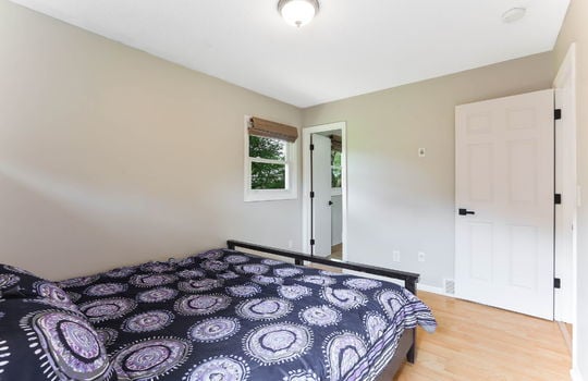 25-web-or-mls-8400-Northern-Dr-25