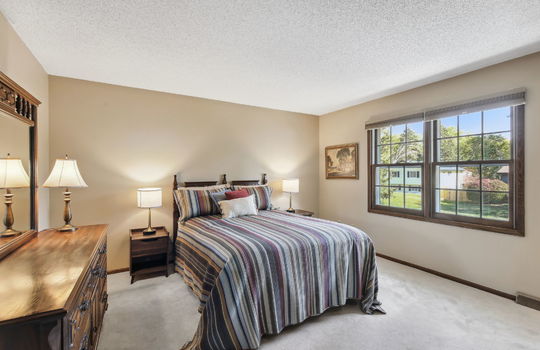 30-web-or-mls-9324-Russell-Ave-MSP-030