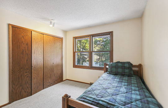 34-web-or-mls-9324-Russell-Ave-MSP-034