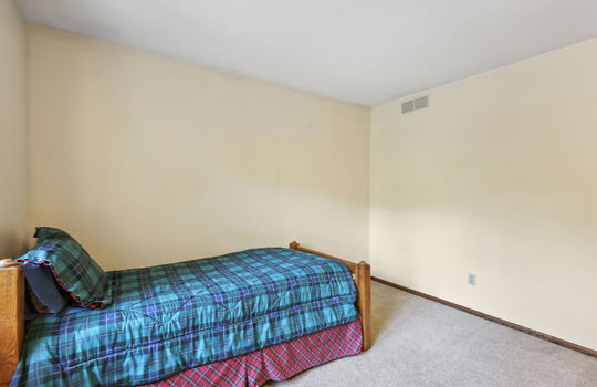 35-web-or-mls-9324-Russell-Ave-MSP-035