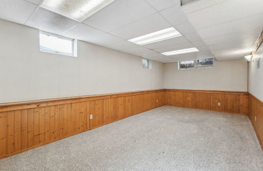 37-web-or-mls-9324-Russell-Ave-MSP-037