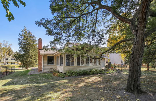 47-web-or-mls-9324-Russell-Ave-MSP-045