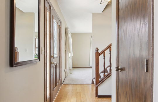 6-web-or-mls-9324-Russell-Ave-MSP-006