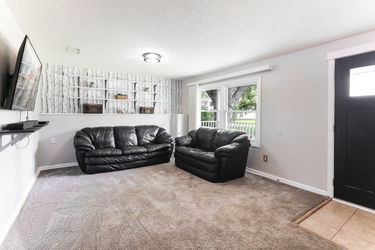 7-web-or-mls-8400-Northern-Dr-07