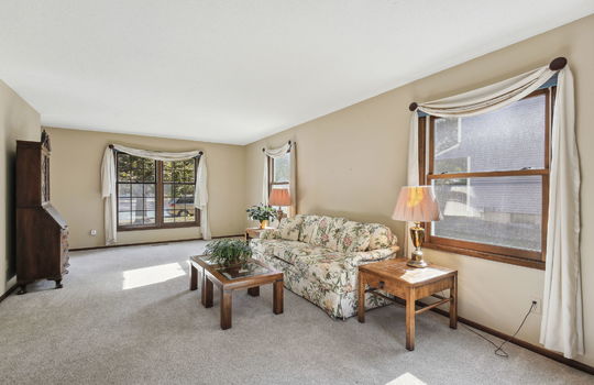 9-web-or-mls-9324-Russell-Ave-MSP-009