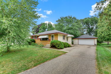 1-web-or-mls-7024-Drew-Ave-N-01