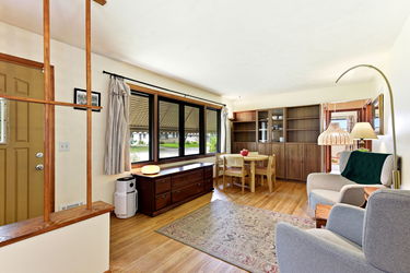 6-web-or-mls-7024-Drew-Ave-N-39