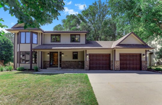 1-web-or-mls-4690-Parkridge-Dr-01