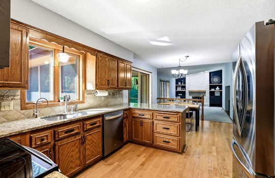 14-web-or-mls-4690-Parkridge-Dr-14