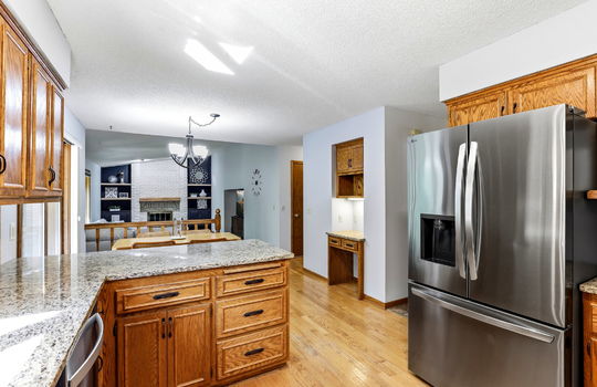 15-web-or-mls-4690-Parkridge-Dr-15