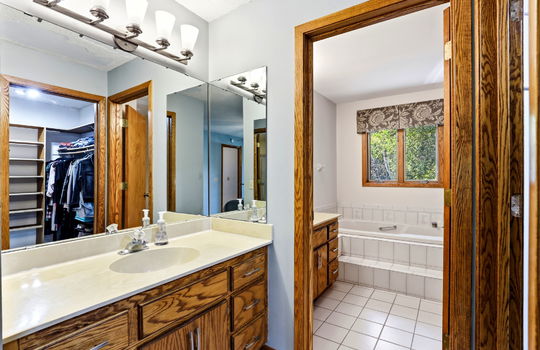 33-web-or-mls-4690-Parkridge-Dr-33