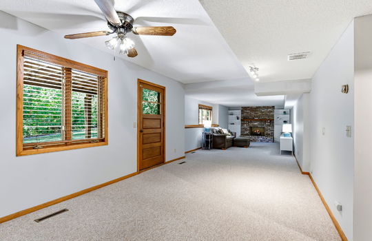44-web-or-mls-4690-Parkridge-Dr-44