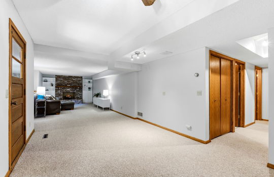 45-web-or-mls-4690-Parkridge-Dr-45