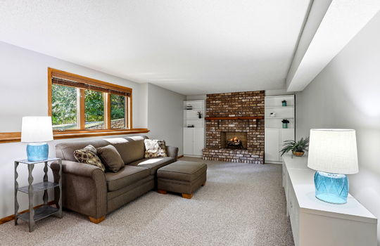 46-web-or-mls-4690-Parkridge-Dr-46