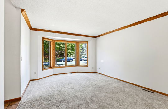 7-web-or-mls-4690-Parkridge-Dr-07