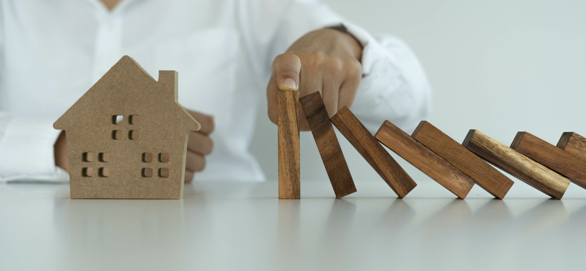 How homeowners can steer clear of common home-selling mistakes.