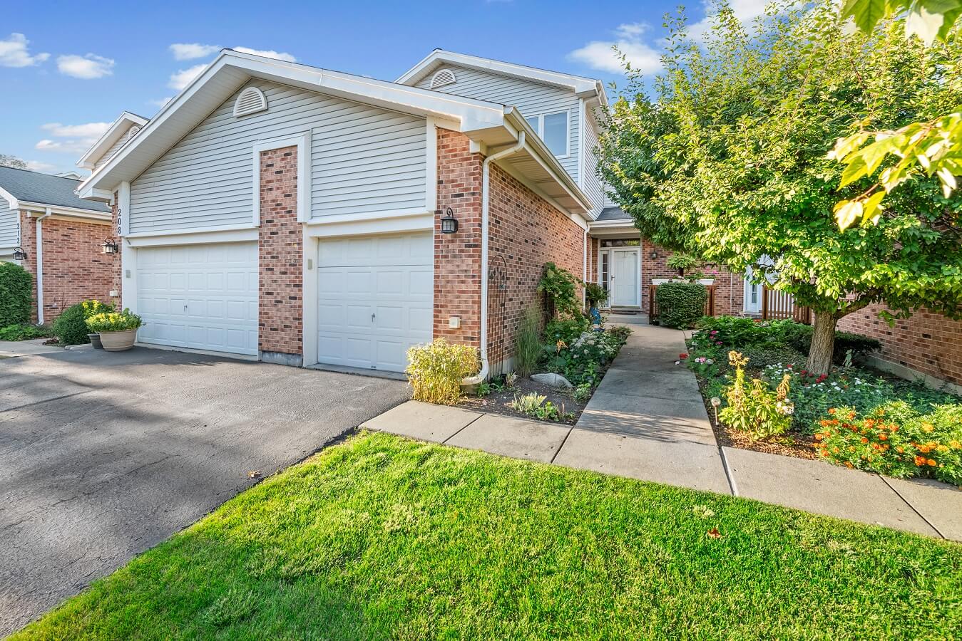 House Home Exterior Front Real Residential Estate