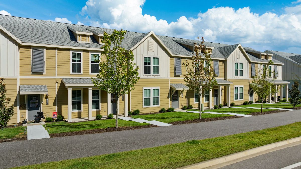 13-web-or-mls-Wildlight - Hamlet Wildlight row