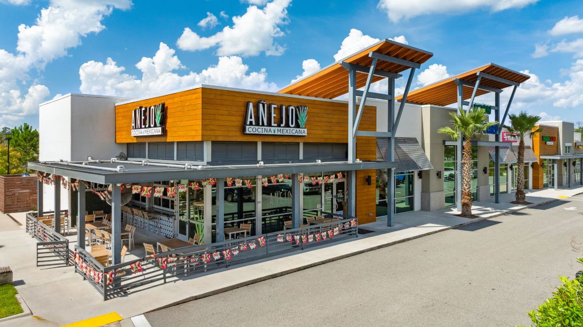 27-web-or-mls-Wildlight - Village Center restaurant