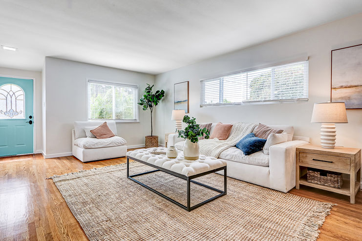 Hoffman Murphy - 426 S Broadway_Unit A Living room2