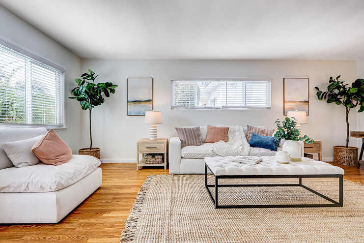 Hoffman Murphy - 426 S Broadway_Unit A Living room4