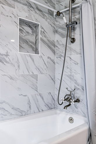 Hoffman Murphy - 547 24th_Bathroom1b