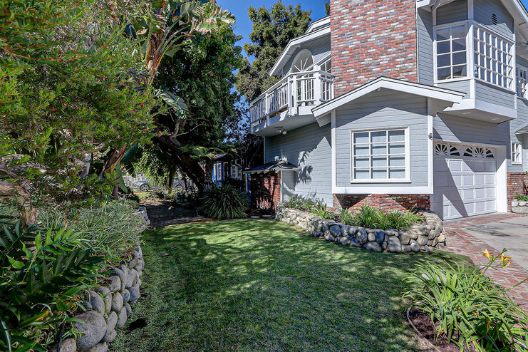 Hoffman Murphy - 547 24th_Front yard