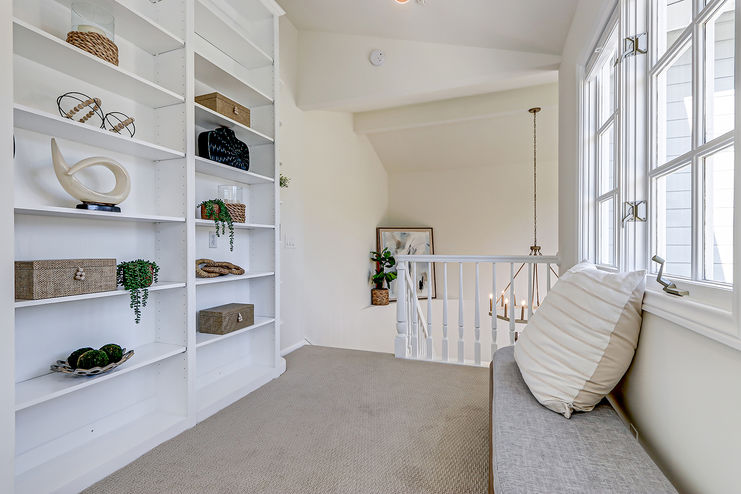 Hoffman Murphy - 547 24th_Upper hallway