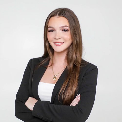 PaigeBouchard_83230164_me 1