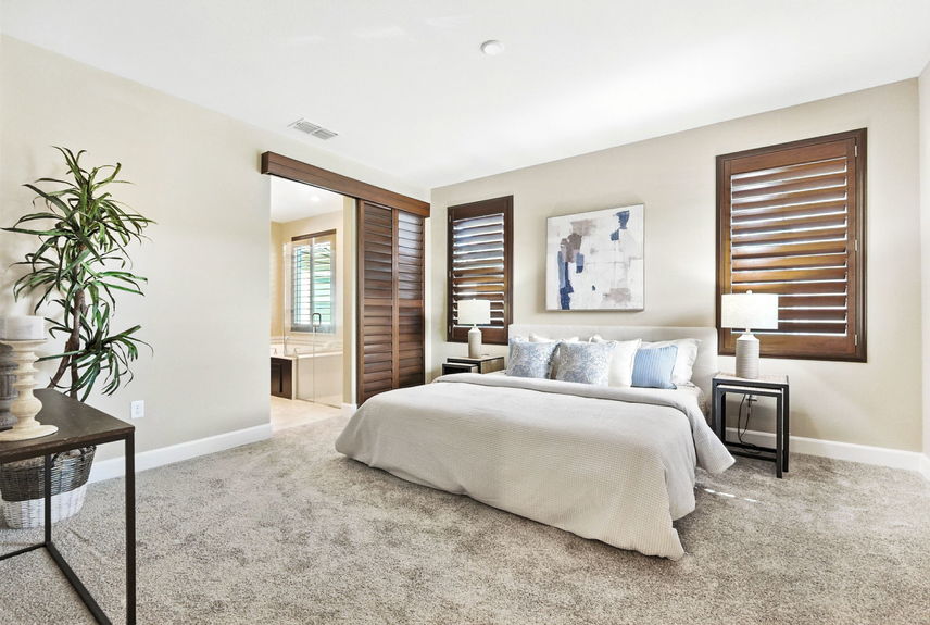 17-web-or-mls-17 Primary Bedroom