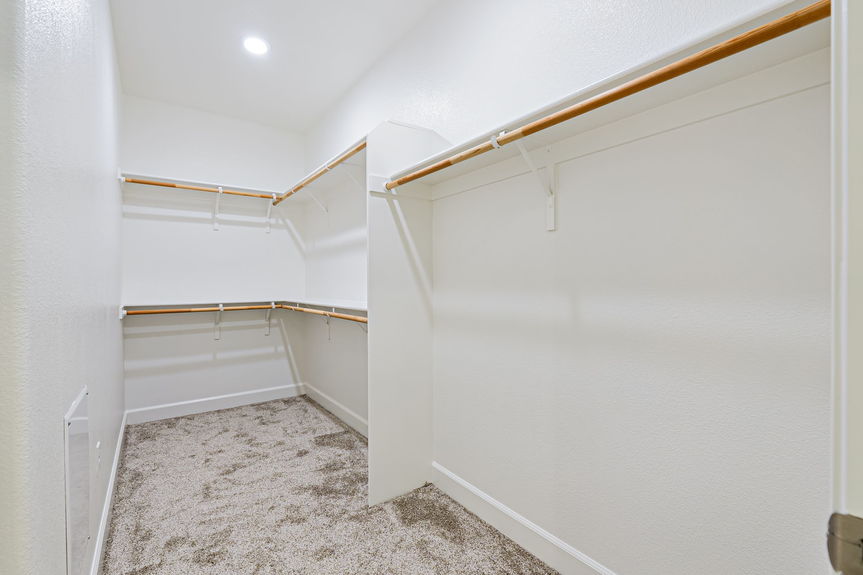 23-web-or-mls-23 Primary Bedroom Closet