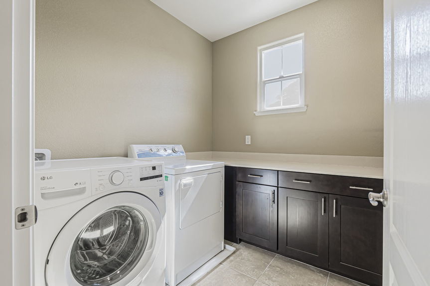 24-web-or-mls-24 Laundry Room