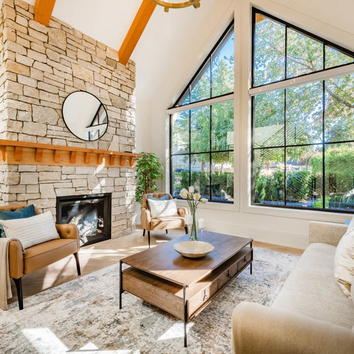 Should I Drop the Price After One Showing in Geist? Local Expert Advice