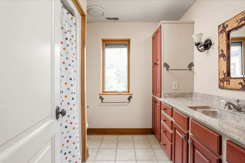 57-web-or-mls-9601-irishmans-run-ln