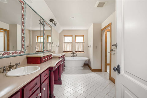 62-web-or-mls-9601-irishmans-run-ln