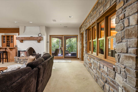 80-web-or-mls-9601-irishmans-run-ln