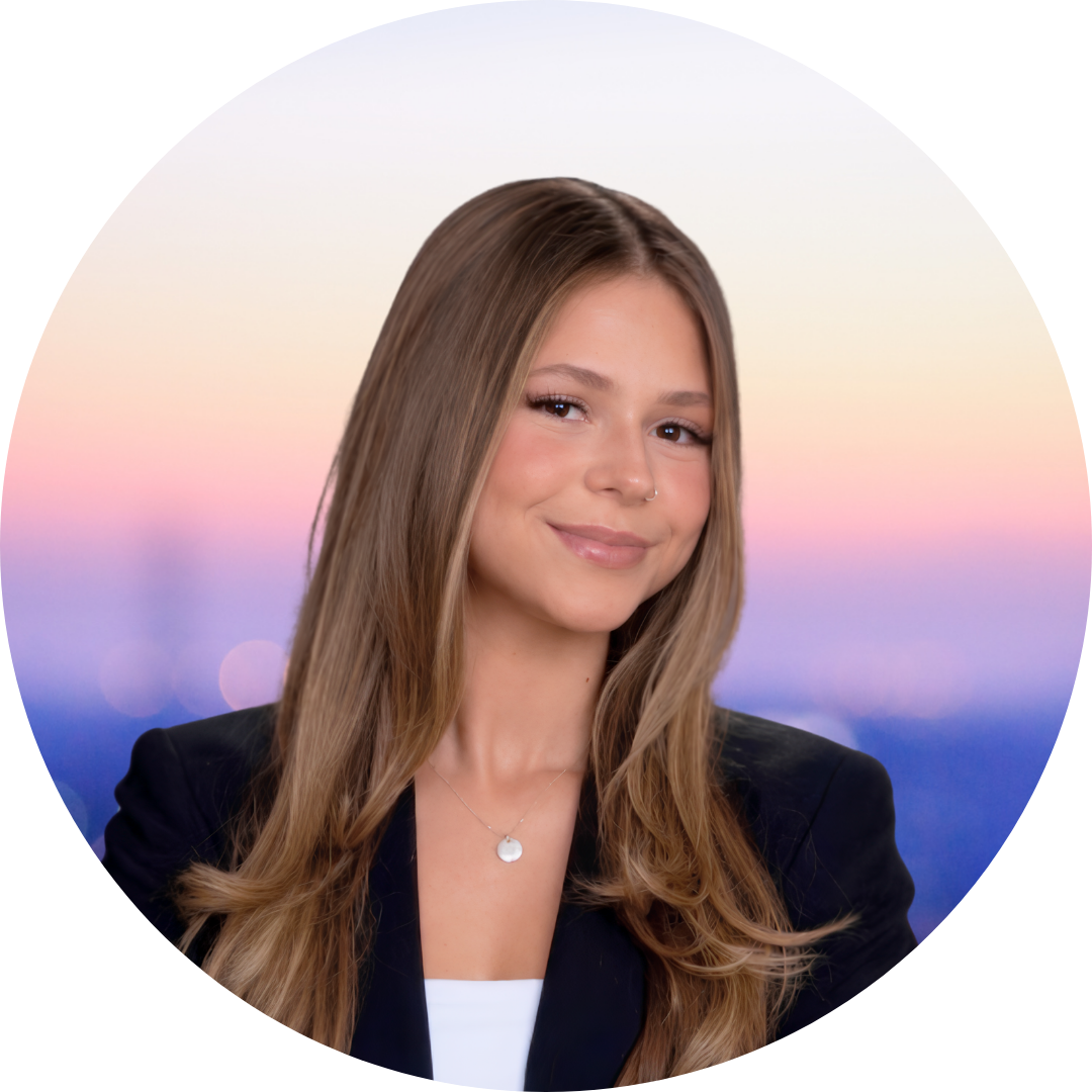 Melissa Hamberland - Email Signature Headshot
