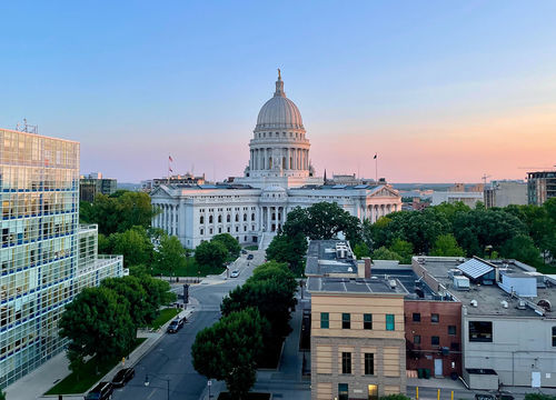 Wisconsin-State-Capitol-at-Dusk
